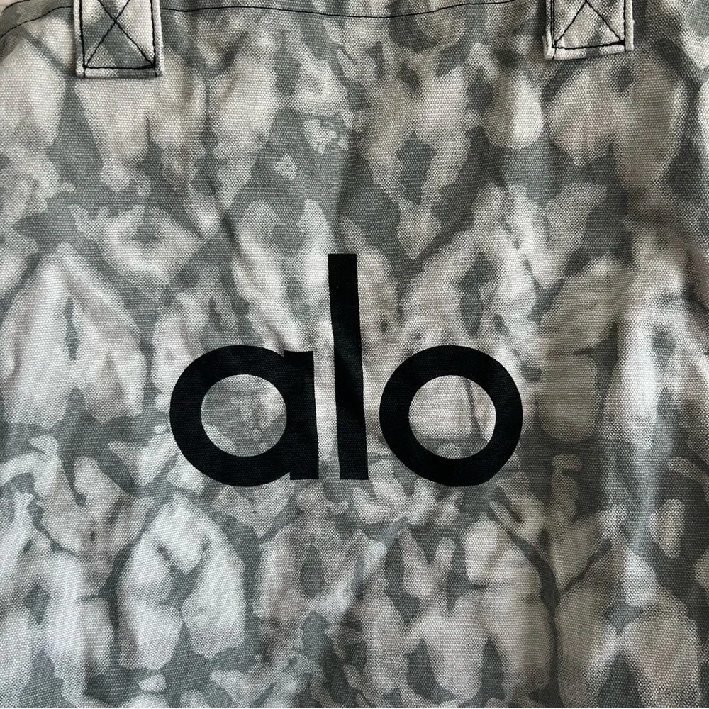 Alo‎ Yoga NWT Gray Tie Dye Shopper Tote Canvas Oversized Bag One Size